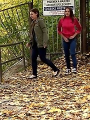 15 pictures - Cute girls in denims both need to pee outside