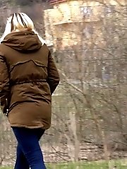 15 pictures - Blonde in denim jeans pisses outside