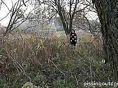 1 movies - Pissing in an autumn forest