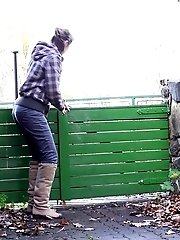 15 pictures - Sexy girl squats on a path and pisses outside