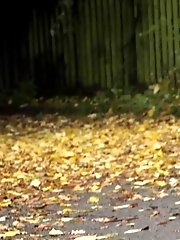 15 pictures - Gym bunny in workout gear relieves herself outside