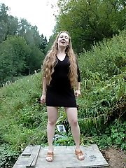 16 pictures - Dirty teen slut sits for a piss on a picnic table