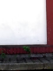 15 pictures - Shy girl pees outside on concrete steps